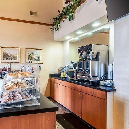 Econo Lodge Inn&Suites Middletown Zewnętrze zdjęcie