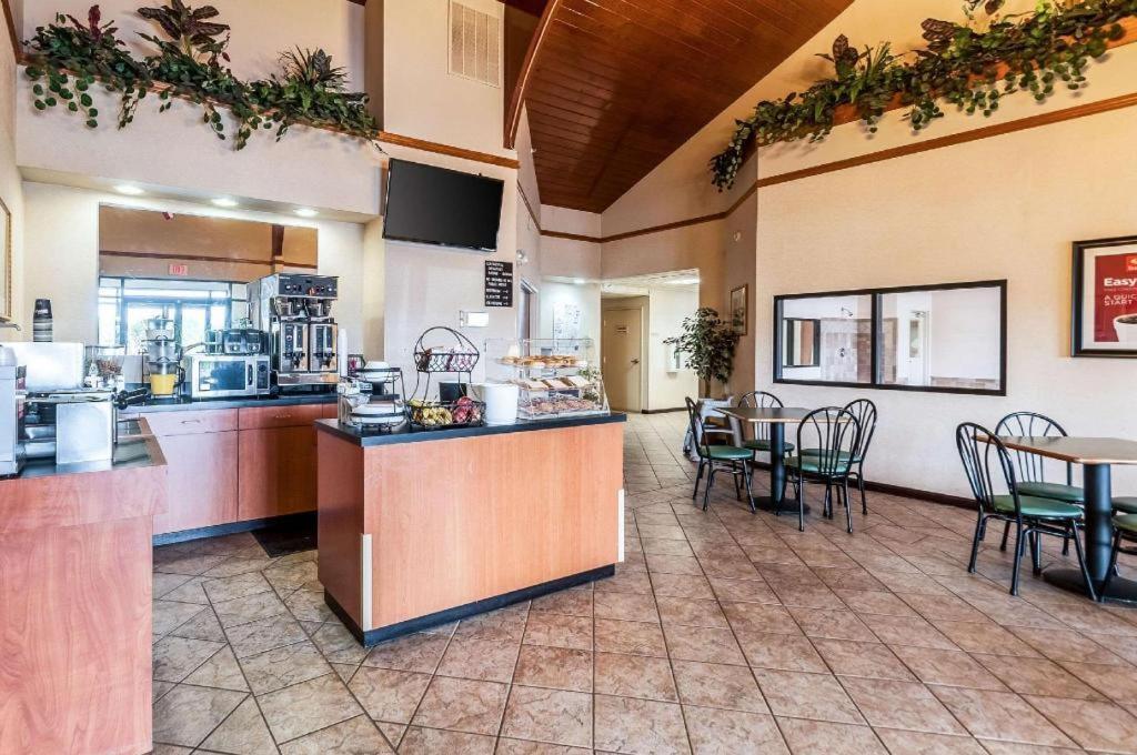 Econo Lodge Inn&Suites Middletown Zewnętrze zdjęcie
